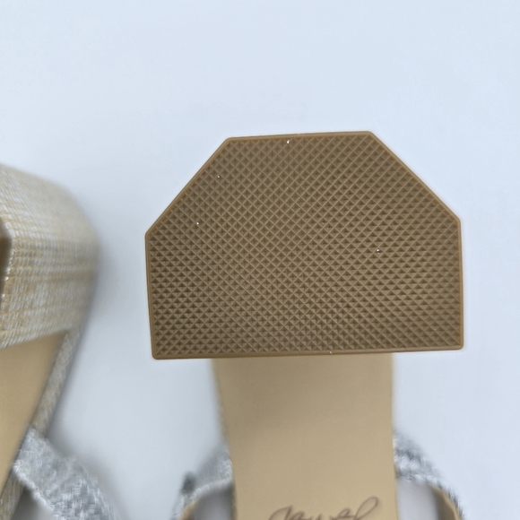 NWOT Jewel Badgley Mischka Heat Textured Block Heel Mule Slide Sandals, Silver 6 - Picture 13 of 16